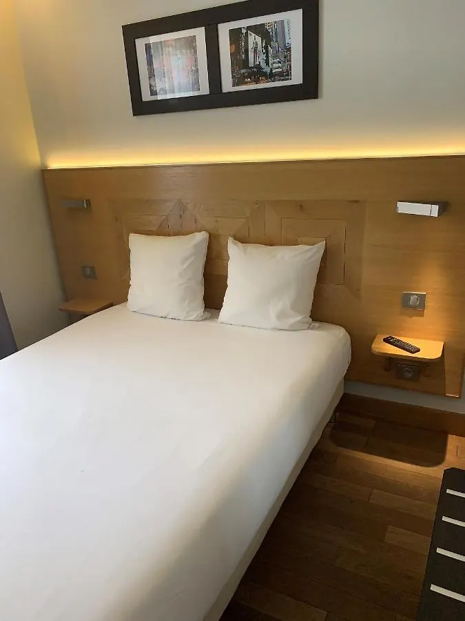 **  Hotel Eiffel XV Paris France